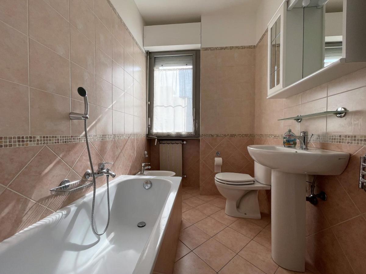 Stefano'S Guests House: 2 Bedrooms & Parking In Viareggio Exteriör bild