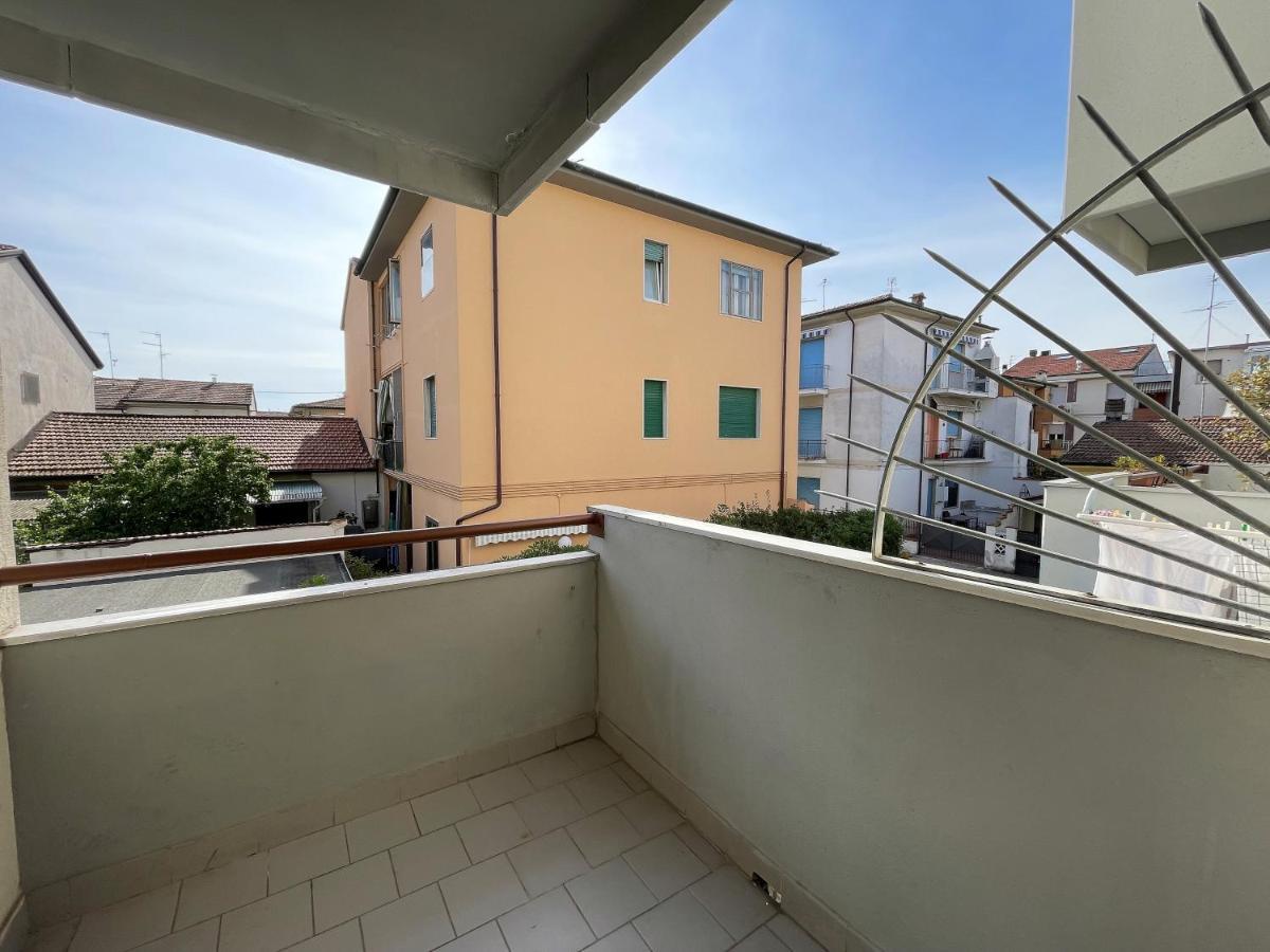 Stefano'S Guests House: 2 Bedrooms & Parking In Viareggio Exteriör bild
