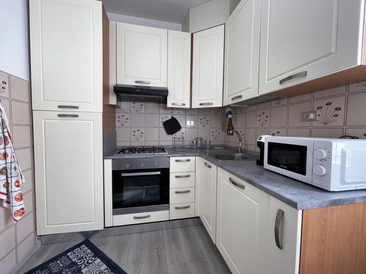 Stefano'S Guests House: 2 Bedrooms & Parking In Viareggio Exteriör bild